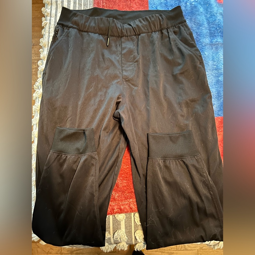 Size medium women’s black north face joggers
